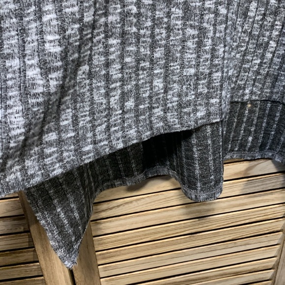 American Eagle Gray White Heathered Sweater Turtleneck Hi Low M - Picture 2 of 8